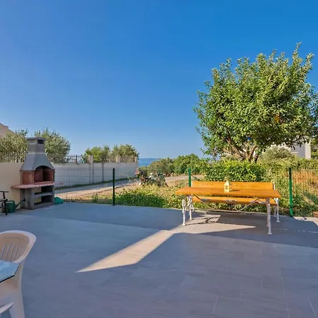 Apartment 1 Bedroom Awesome In *