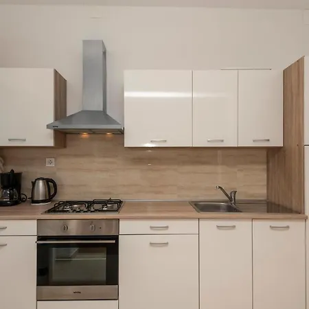 Stunning In With Kitchen